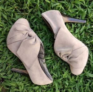 🎀 4/$28 Madden Girl Gambill Bow Heels (6.5)🎀